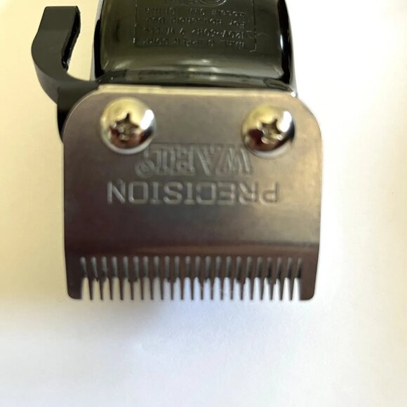 Wahl Clippers Model CMA And 9 Guards/Guide Combs - Picture 3 of 3